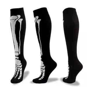 Calcetines deportivos de compresion esqueleto de Halloween vista detallada patron hueso.
