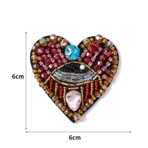 Handgemachte bestickte Perlen Bicker Herz Aufnäher Buntes Kristall Strass Abzeichen 6cm