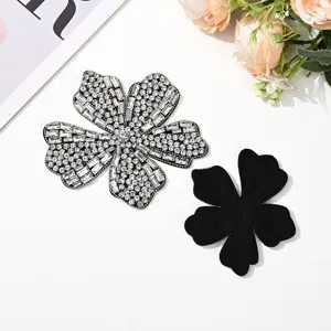 Handgemachte Strass Blumen Applikation für Kleidung DIY Accessoire funkelnde Kristall Details.