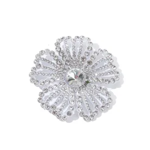 Glanzende strass bloem patch, handgemaakt DIY accessoire voor mooie kleding en tassen.