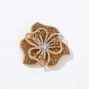 Rhinestone flower patch 3D rhinestone applique for DIY clothing decoration accessories.