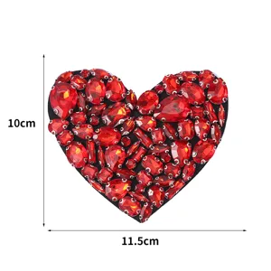 Roter Kristall Herz Strass Aufnäher für DIY Kleidung, Schuhe, Taschen und Zubehör Artikel.