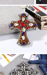Handgemachter Strass Kreuz Aufnäher für DIY Kleidung, glänzende Kristall Perlen Applikation.