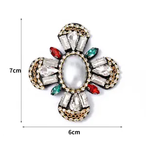 Handgemachte Perlen Strass Kreuz Aufnäher für Kleidung und Accessoires DIY 7x6cm