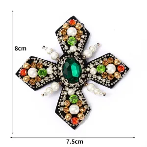 Handgemachte Perlen Strass Kreuz Aufnäher DIY dekorative Applikation für Kleidung 8x7.5cm