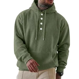 Stilvoller Herren Corduroy Langarm Kordelzug Kapuzenpullover mit Knopfleiste im Detail.