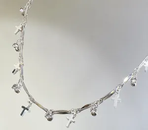 Catena croce in argento materiale gioielli DIY con pendenti strass per accessori eleganti.