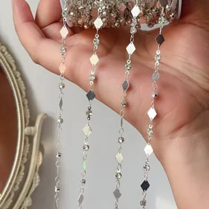 Catena in metallo DIY con pezzi a rombo e strass, ideale per la creazione di gioielli.