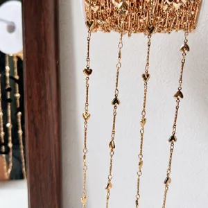 Gold heart chain DIY jewelry accessories, metal high color retention necklace material detail.