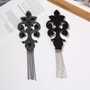 Barock Stil schwarze Strass Quasten Haarschmuck Flicken Buehne Kostuem Schulterstueck.