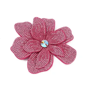 Sparkling pink rhinestone flower patch embroidered crystal brooch for DIY clothing accessories.