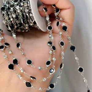 Nahaufnahme der 6mm Einfassung Glas Strass Kette, Kupfer DIY Schmuck Zubehör Detail.