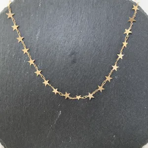 Dettaglio della catena a stella in rame per creazione di gioielli e accessori fai da te.