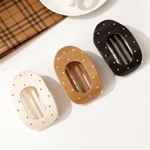 Pince à cheveux ovale à petits pois française minimaliste blanc cassé caramel accessoires cheveux