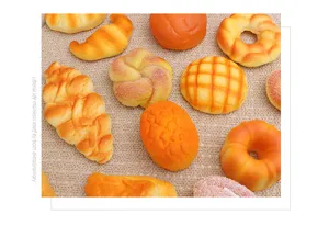 Giocattolo di pane di simulazione a rimbalzo lento PU, modello realistico per bambini.