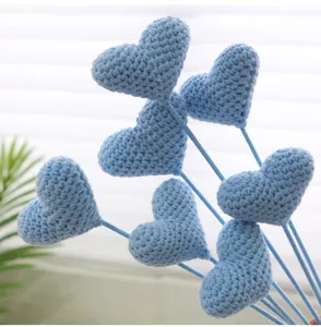Bouquet de fleurs en crochet de cœur bleu fait main bricolage décoration maison cadeaux