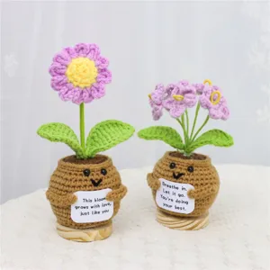 Handgefertigte Häkel-Topfpflanze mit Motivationskarte, süße Wollblume als Tischdeko Geschenk.