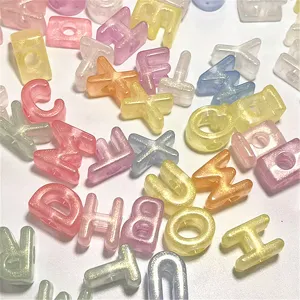 Cuentas de letras acrílicas transparentes y coloridas para la creación de joyas y llaveros.