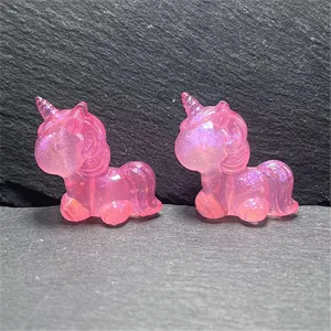 Détails des charms licorne pailletés rose sirène en résine pour bijoux DIY et chaînes de téléphone.