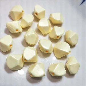 Irregular diamond acrylic loose beads detail, perfect for DIY jewelry making and crafting.