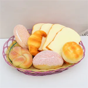 Modello di pane a rimbalzo lento in PU simulazione giocattolo decorazione vista principale