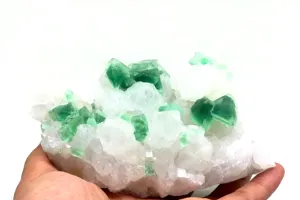 Cristallo di fluorite verde naturale campione minerale di pietra grezza di guarigione dettaglio