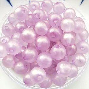 Perles en acrylique irisées gelée macaron vue détaillée pour bijoux faits main DIY.