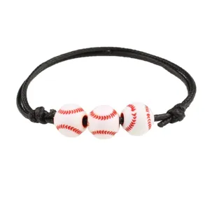Bracciale in corda intrecciata sport baseball con tre perline bianche e cuciture.