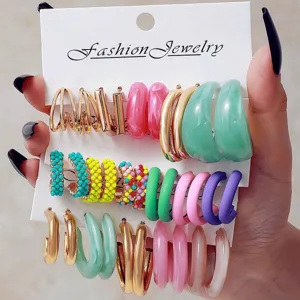 Colorful resin and metal C-shaped hoop earrings fashion jewelry set for daily wear.