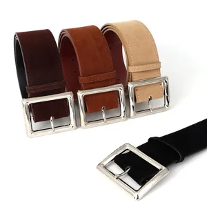 Ceinture femme en suédine avec grande boucle métallique carrée pour robe élégante