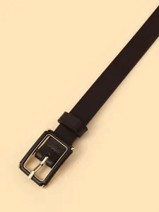 Ceinture classique en cuir PU noir avec boucle carrée minimaliste pour un style élégant.