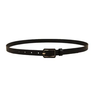 Ceinture fine noire classique avec une boucle ardillon dorée élégante, idéale pour robes et jeans.