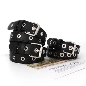 Schwarzer Damen Ledergürtel im Punk-Stil mit Metallösen und Silberschnalle für modische Outfits