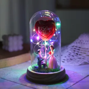 Luce notturna LED romantica con cupola in vetro, regalo decorazione scrivania per San Valentino.