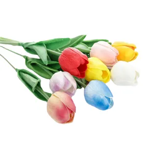 Bouquet de fleurs artificielles tulipes mini colorées pour décoration mariage et accessoires photo.