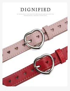 Leren riem detail met hartjes uitsparing en metalen hartjesgesp in twee kleuren.