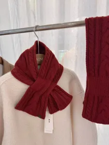Sciarpa incrociata a treccia rossa misto lana collo caldo inverno moda unisex top.
