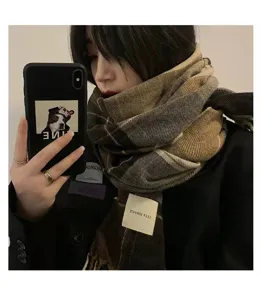 Classic Japanese style plaid imitation cashmere scarf for women autumn and winter warmth.