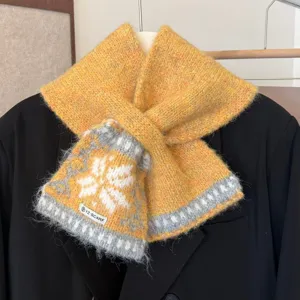 Gemütlicher Kaschmir-Mix Winterschal mit traditionellem Fair-Isle-Schneeflockenmuster.
