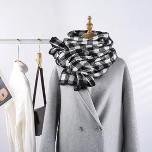 Écharpe à carreaux noir et blanc classique pour femme, châle d'hiver chaud et épais, tour de cou.