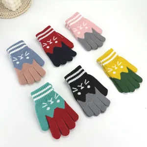 Children winter warm knit gloves, cute cartoon cat jacquard design, soft split finger gloves.