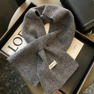 Sciarpa incrociata in maglia 100% lana grigia donna inverno caldo tinta unita collo corto