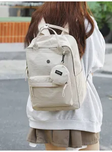 Minimalistischer beiger Rucksack mit kleiner Tasche, idealer Freizeitrucksack für Alltag.