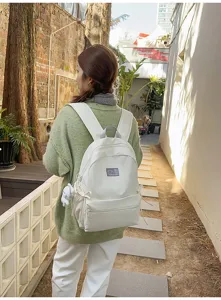 Grote witte rugzak voor studenten, stijlvolle minimalistische schooltas voor dagelijks.