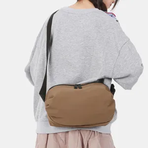 Dames casual crossbody tas, lichte nylon sporttas voor dagelijkse woon-werkverkeer en reizen