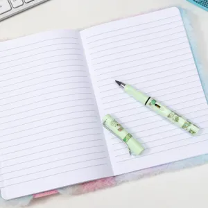 Quaderno rigato con copertina peluche e simpatica penna per pianificazione e studio