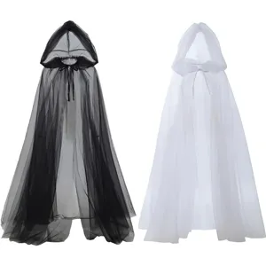 Vue détaillée de la cape à capuche en tulle léger et transparent pour les fêtes.