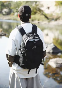 Outdoor large capacity mountaineering backpack for men and women, travel hiking sports bag.