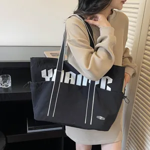Grande borsa shopper in tela da donna, borsa a spalla casual bicolore ideale per viaggi.