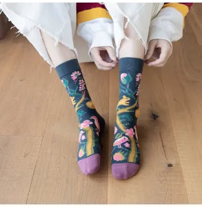 Vintage floral cotton mid-calf socks for women and men, retro botanical pattern streetwear socks.